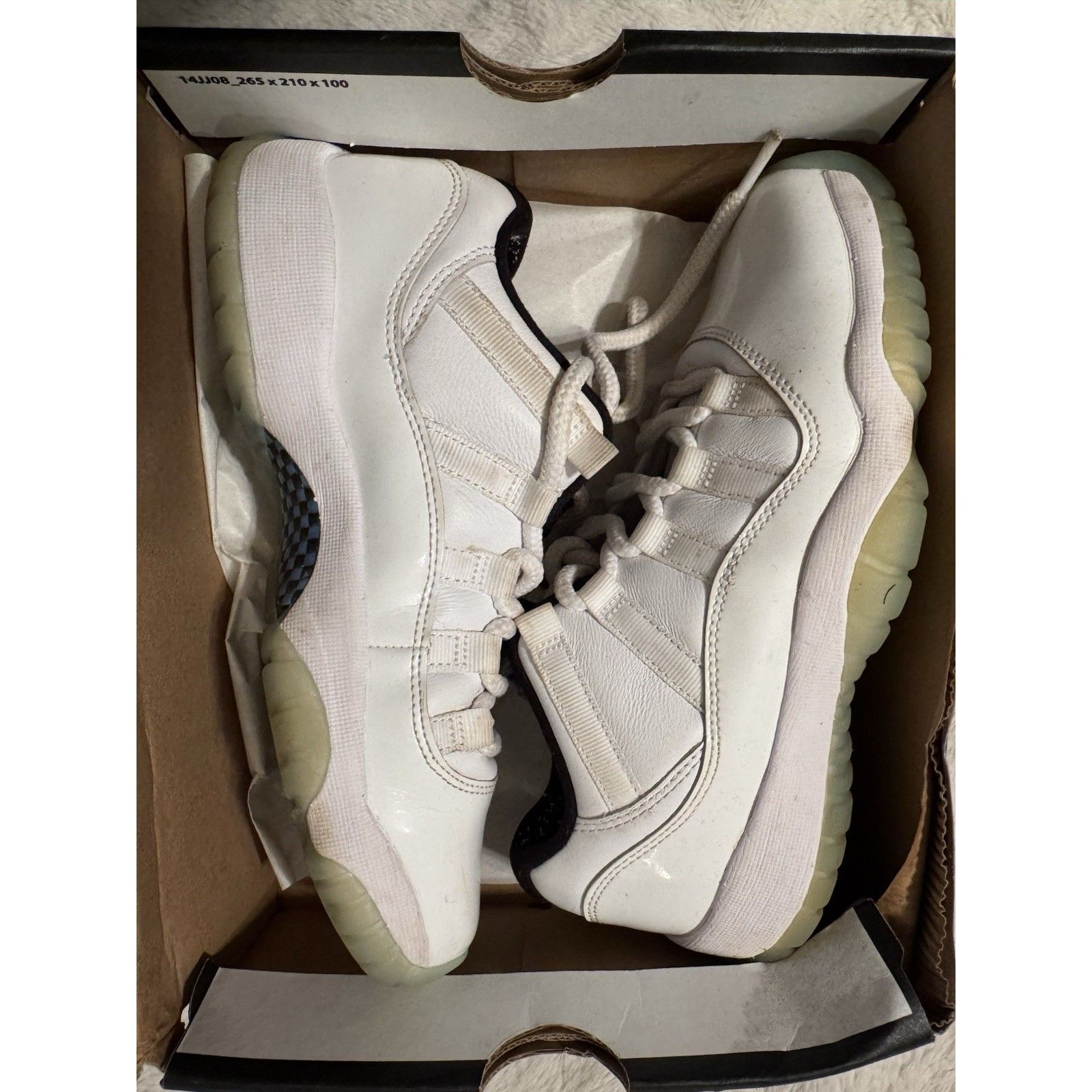Jordan Air Jordan 11 Low Top Leather Lace-Up Basketball Sneakers White Youth 5.5